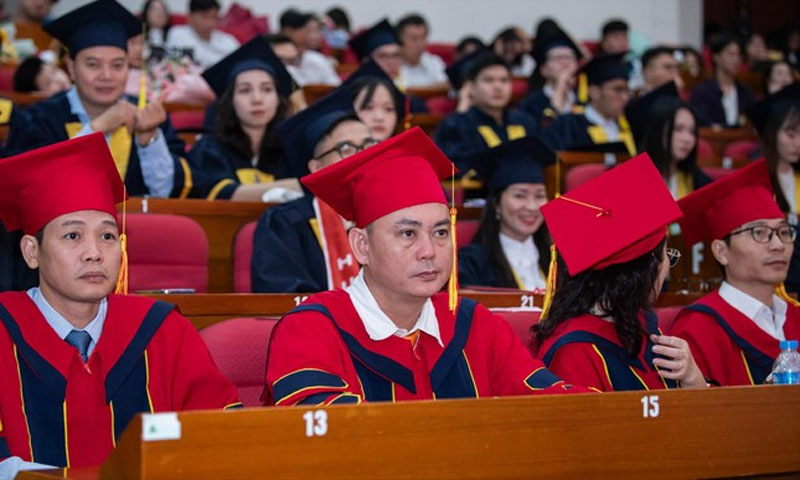 Trường đại học khát tiến sĩ giỏi