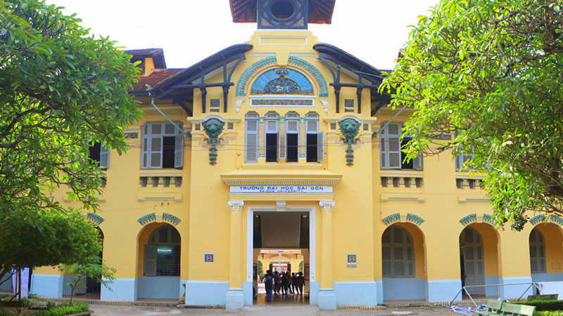 Trường đại học Sài Gòn: Giảm nhẹ chỉ tiêu, tăng mạnh học phí