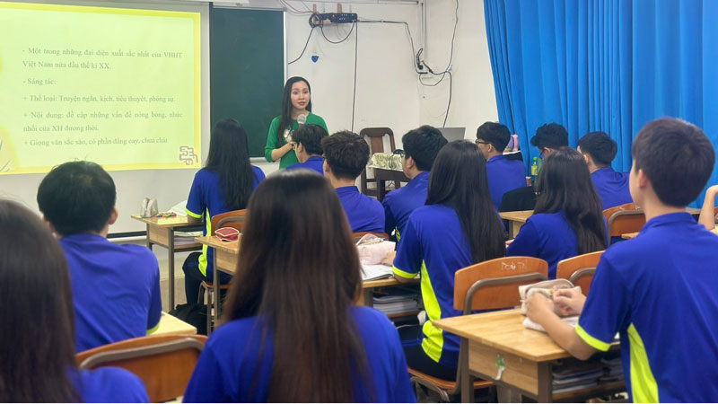 Ông thi tốt nghiệp THPT môn Văn: Hãy tích lũy mỗi ngày một ít vốn kiến thức