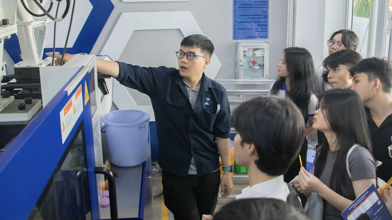 Khối ngành kinh tế tuyển sinh áp đảo kỹ thuật công nghệ, vì sao?