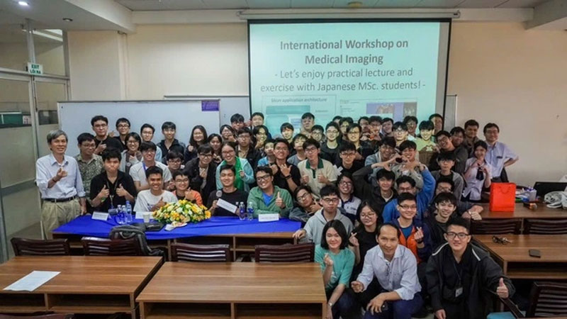 Trường thành viên ĐH Quốc gia TP.HCM cấp học bổng, trả lương cho nghiên cứu sinh