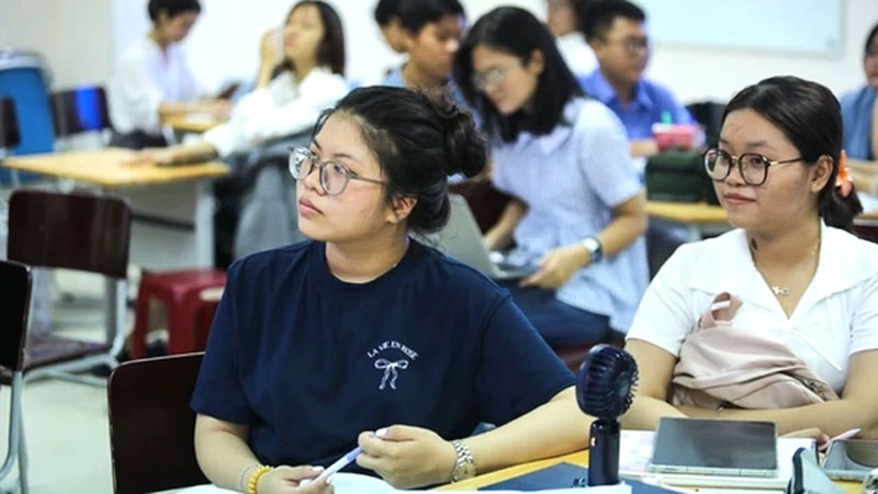Học bằng ngân sách nhà nước phải bồi hoàn chi phí ra sao?