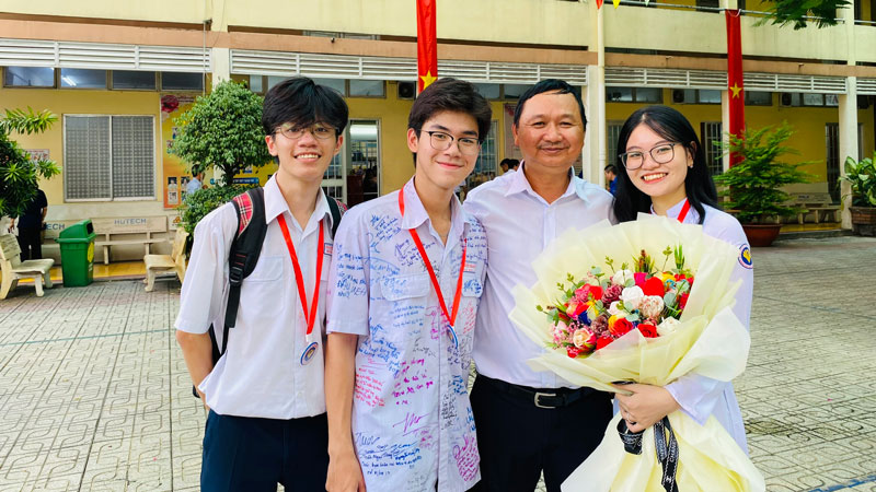 Ôn thi tốt nghiệp THPT môn tiếng Anh: Cần nắm chắc kiến thức ngữ pháp