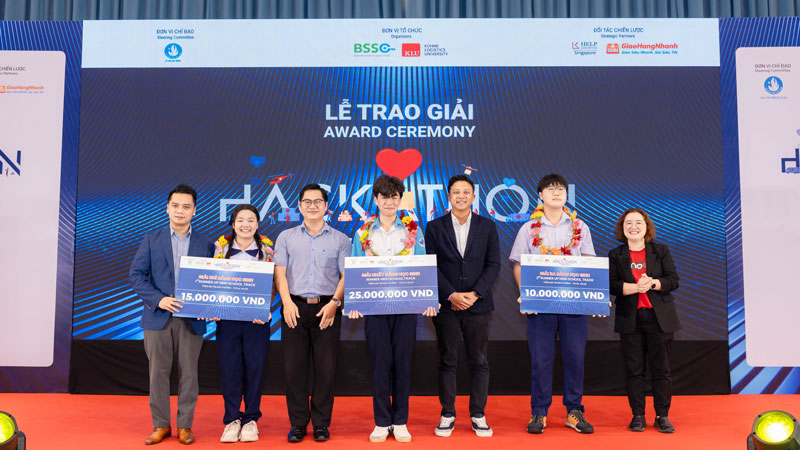 Trao 20 giải cho các đội xuất sắc chương trình Hackathon Logistics nhân đạo 2025