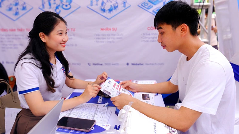 Nhà tuyển dụng mách nước sinh viên cách ghi điểm khi tìm việc