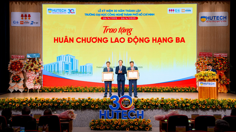 HUTECH long trọng tổ chức Lễ kỷ niệm 30 năm thành lập