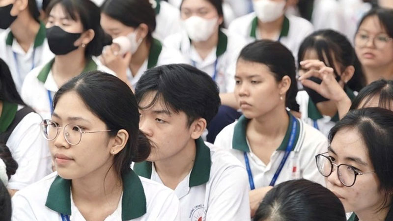 Tuyển sinh ĐH năm 2025: Cộng điểm ưu tiên, khuyến khích cao nhất là bao nhiêu?