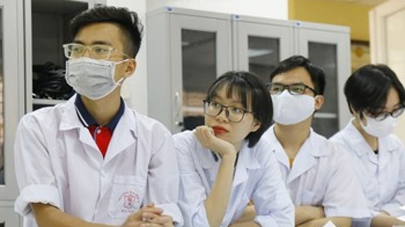 Thông tin mới nhất về học phí các trường đào tạo ngành Y Dược năm 2025