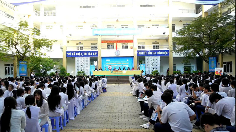 Nên chọn ngành nào để đăng ký xét tuyển đại học năm 2025?