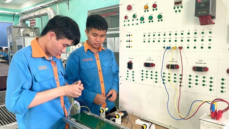 Nguồn tuyển ngày càng ít, tìm giải pháp cho trường nghề