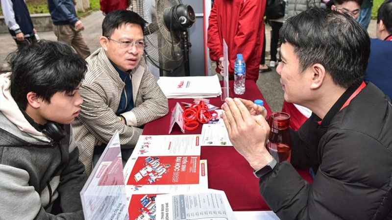 Quy đổi thang điểm xét tuyển: Làm sao để công bằng?