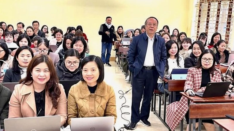 Chủ biên Chương trình Ngữ văn gợi ý học sinh cách làm bài đạt điểm cao