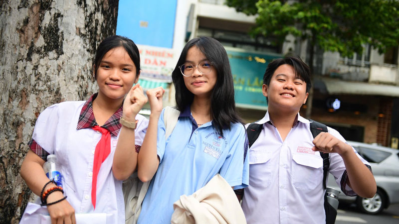 Giáo viên chỉ cách làm bài môn Toán thi lớp 10 TPHCM 2025 theo chương trình mới