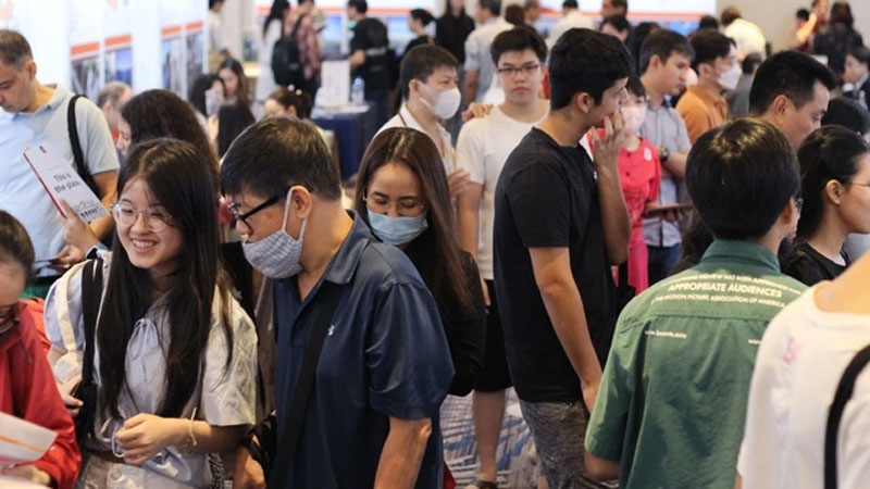 Những nước nào cho phép du học sinh Việt Nam ở lại làm việc sau tốt nghiệp?