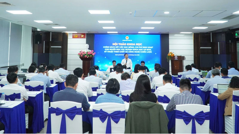 Đề xuất hỗ trợ 3,6 triệu/tháng cho sinh viên hàng chục ngành hot