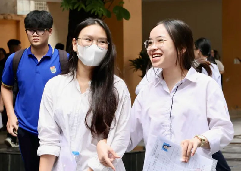 Hôm nay, gần 1,17 triệu thí sinh trên toàn quốc làm thủ tục dự thi Tốt nghiệp THPT 2025