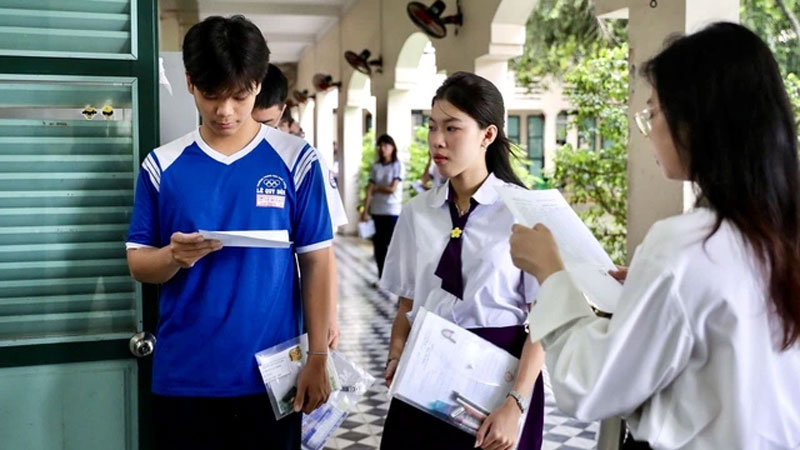 Đề thi tiếng Anh khó, thí sinh IELTS 5.0-6.5 được quy đổi 8-10 điểm, có bất công?