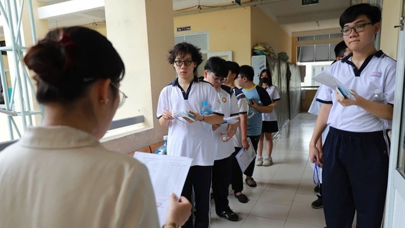 Điểm chuẩn xét tuyển vào ĐH bằng kết quả thi tốt nghiệp THPT có giảm?