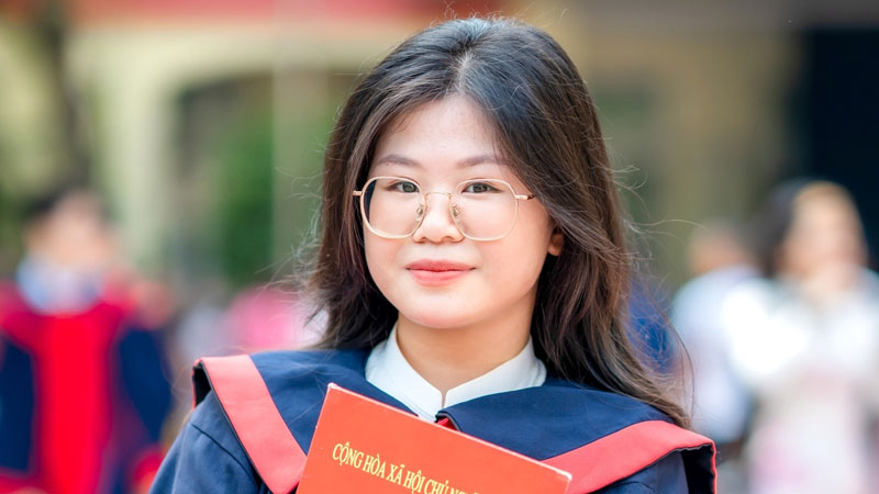 Nữ sinh trường làng trúng tuyển 3 trường chuyên, Á khoa Chuyên Sư phạm