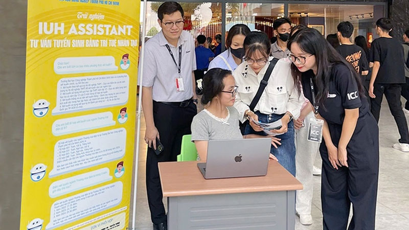 Bùng nổ chatbot AI tư vấn xét tuyển đại học