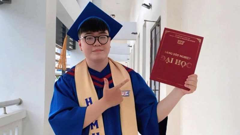 Hành trình vấp váp của thủ khoa Sư phạm với điểm gần tuyệt đối