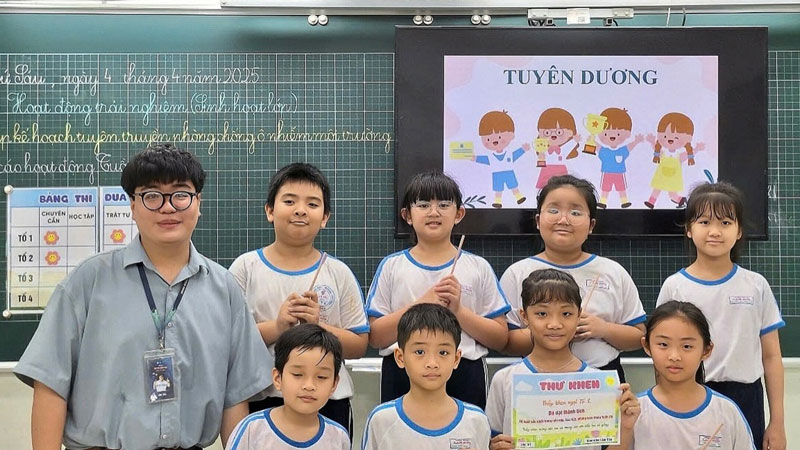 Hành trình vấp váp của thủ khoa Sư phạm với điểm gần tuyệt đối