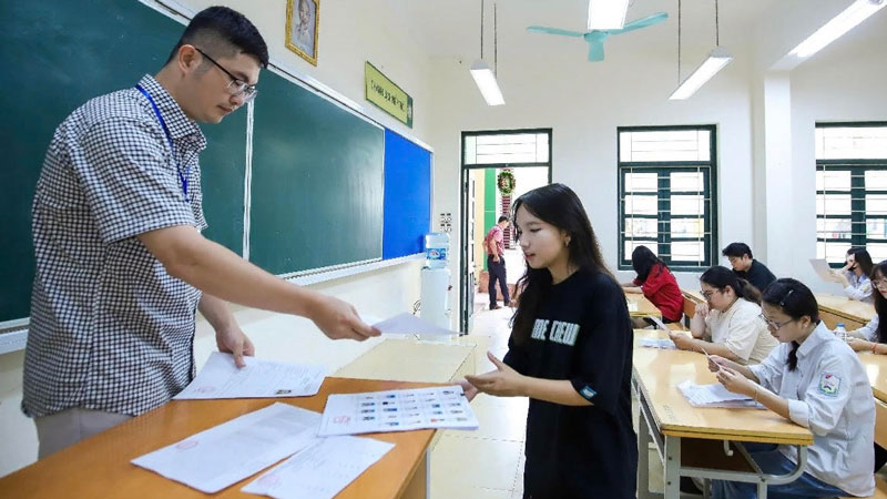 Điểm chuẩn trúng tuyển ĐH dự báo giảm