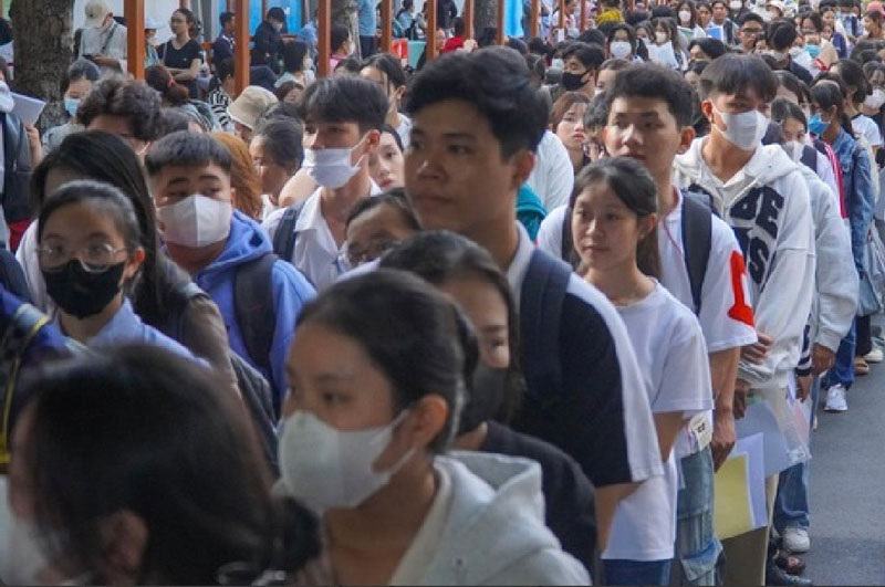 Nhiều trường ĐH công bố điểm sàn xét tuyển thấp bất ngờ