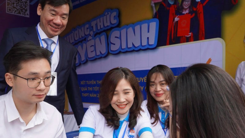 Tuyển sinh Đại học năm 2025: Cân não chọn ngành học, đăng ký xét tuyển