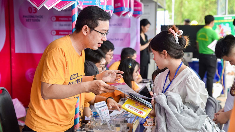 Tuyển sinh Đại học năm 2025: Cân não chọn ngành học, đăng ký xét tuyển