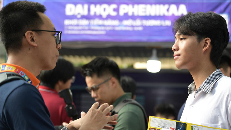 Xét tuyển đại học: Tổ hợp có độ cạnh tranh khốc liệt nhất
