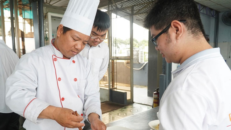 Học nghề ngắn hạn bội thu ở nhiều ngành hot