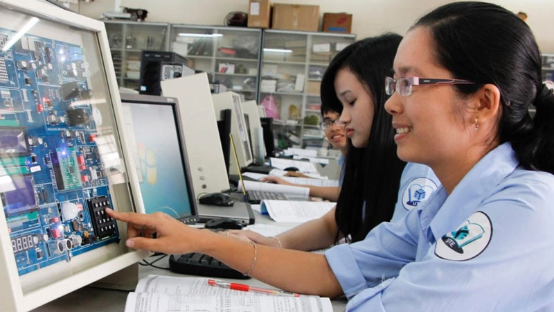 Bỏ quy định đạt 8 điểm toán mới được học vi mạch bán dẫn