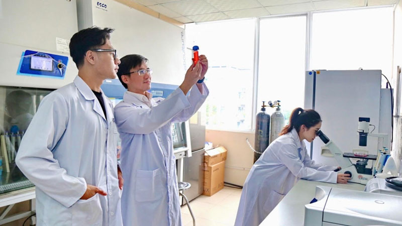 Chiêu sinh bằng chính sách học bổng: Nói đi đôi với làm