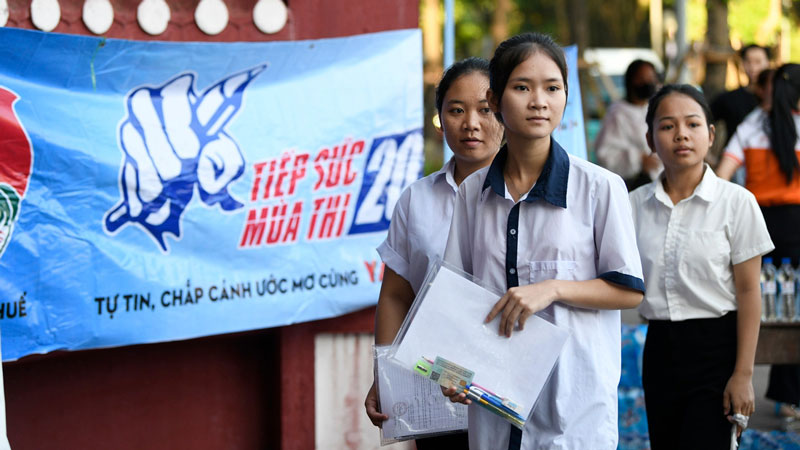 Điểm sàn ngành hot tụt dốc