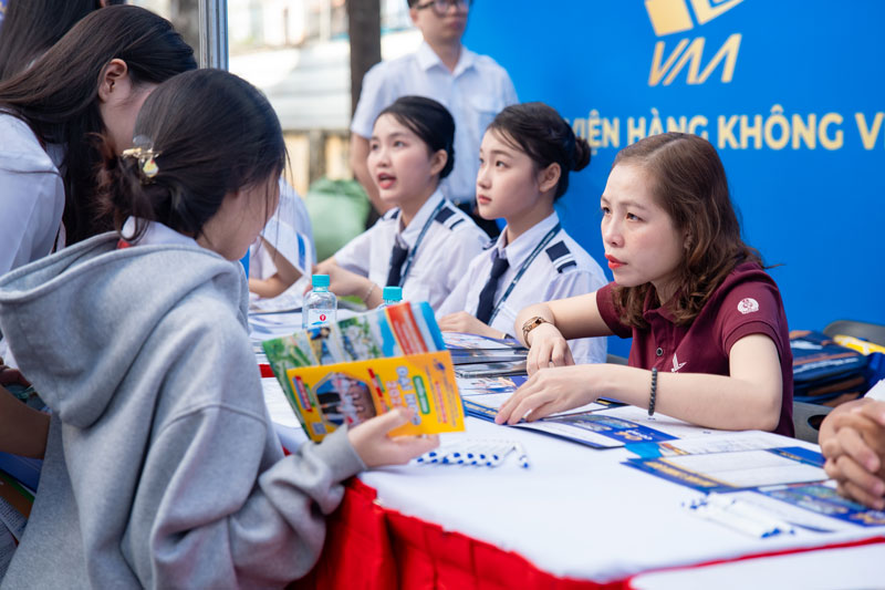 Học viện Hàng không Việt Nam thay đổi mức điểm sàn và công bố mức quy đổi điểm tương đương
