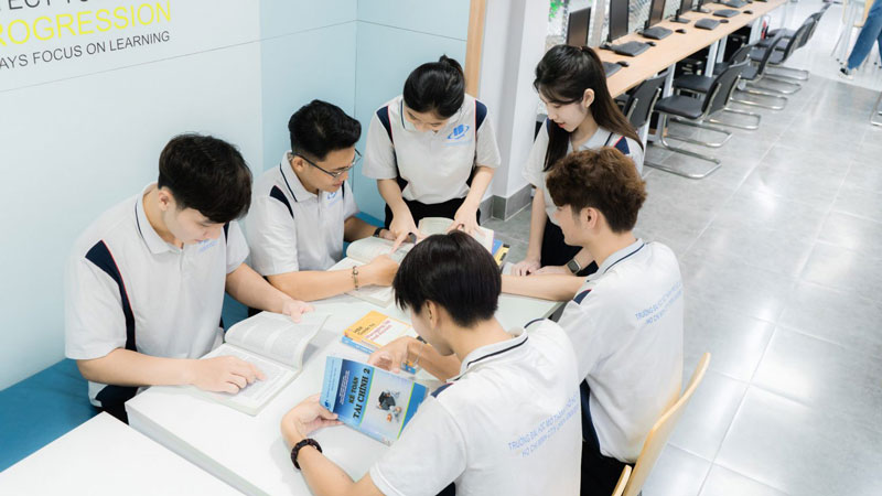 Trường ĐH Mở TP.HCM: Điểm sàn 15 và 16