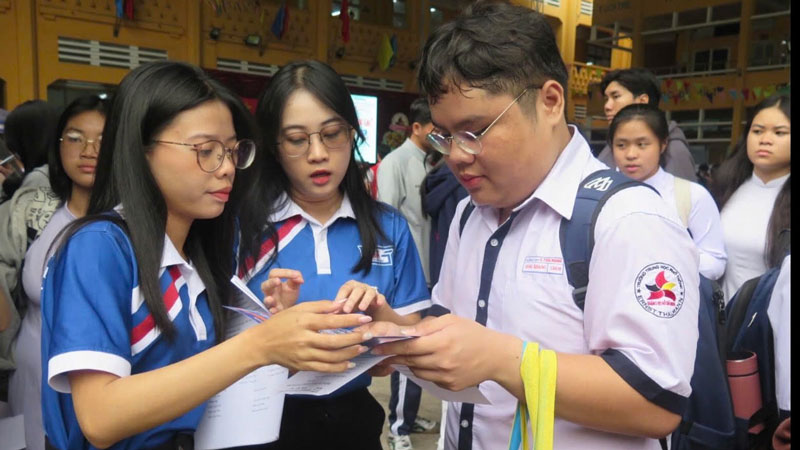 Tốp những ngành đại học có điểm sàn cao chót vót, lí do sư phạm lên ngôi