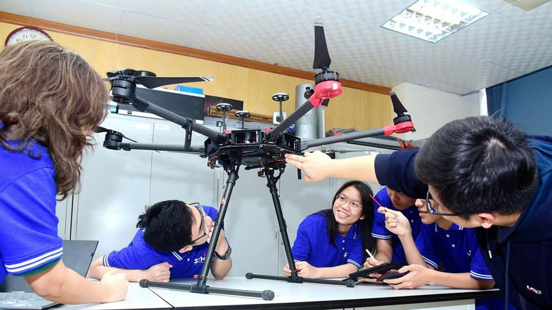 Ngành vũ trụ, vệ tinh học gì, ra trường làm ở đâu?