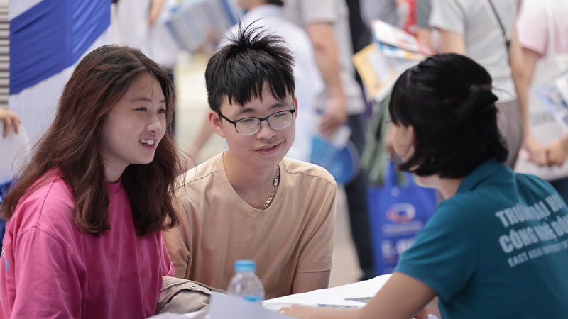 Tuyển sinh đại học 2025: Ðiểm chuẩn ra sao?