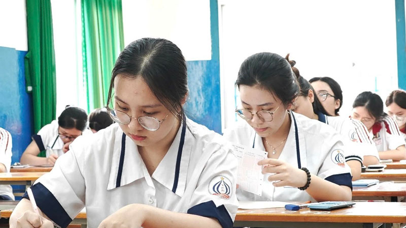 Điểm sàn xét tuyển và điểm chuẩn dưới trung bình có vi phạm quy chế?