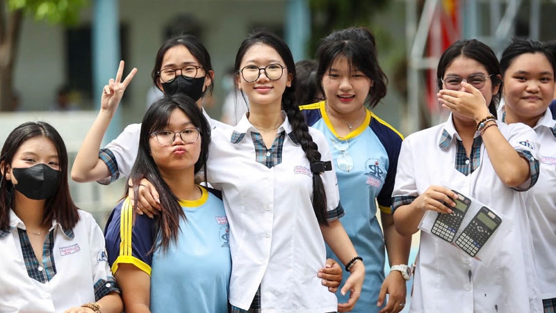 Dự báo điểm chuẩn 2025: Ngành nào sẽ tăng, ngành nào giảm?