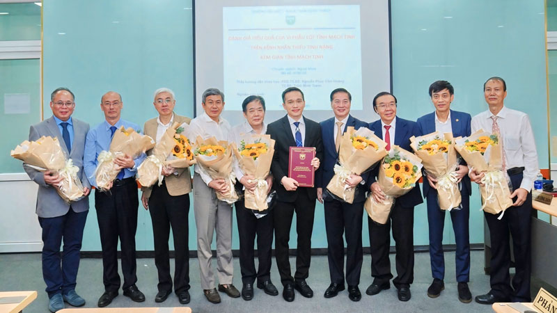 Trường Đại học Y khoa Phạm Ngọc Thạch có Tiến Sĩ Ngoại Khoa đầu tiên tốt nghiệp.