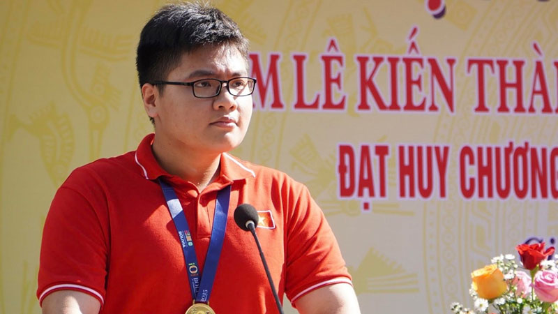 Chàng trai vàng Tin học quốc tế được thưởng 100 triệu đồng