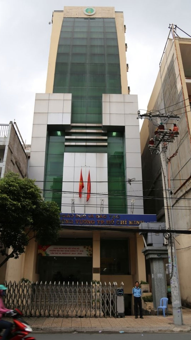 Trường đại học ‘lay lắt