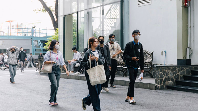 Nỗ lực chia sẻ gánh nặng với người học