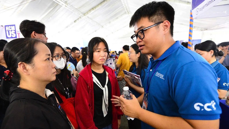 Thí sinh ảo tăng mạnh, các trường đại học chưa xác định được điểm chuẩn 2025