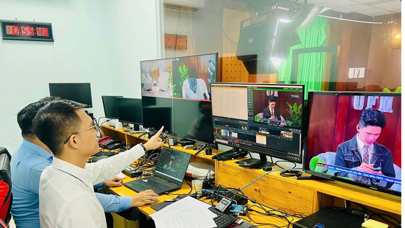 Nhiều trường ĐH- CĐ đầu tư khủng cho phiên livestream công bố điểm chuẩn 2025