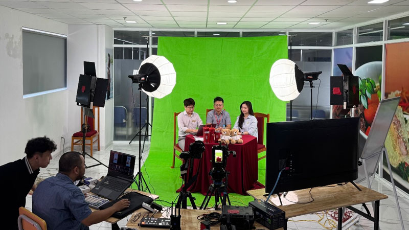 Nhiều trường ĐH- CĐ đầu tư khủng cho phiên livestream công bố điểm chuẩn 2025
