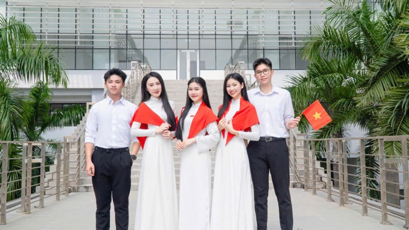 Hàng loạt trường đại học tặng mỗi sinh viên 100.000 đồng dịp Quốc khánh 2/9